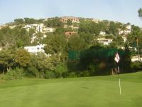 green 12 , par 3
